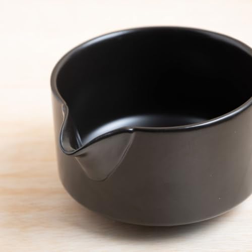 Traditional Ceramic Chawan Matcha Tea Bowl with Pour Spout Set