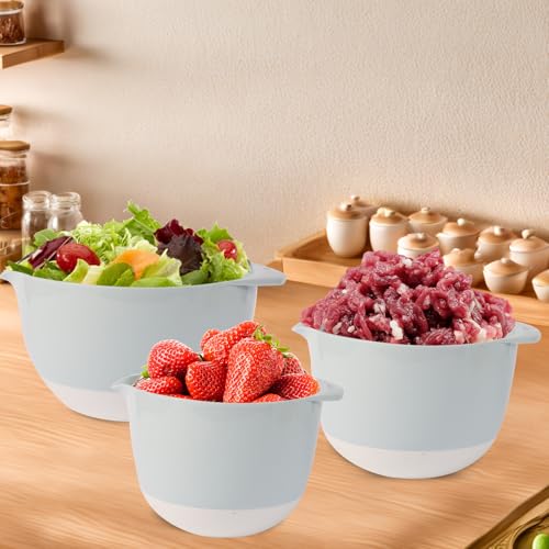 3 Small Plastic Mixing Bowls with Lids