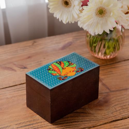Urban Print Wooden Tea Sampler Box (30 Count)