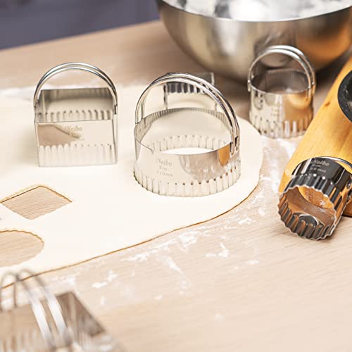 Fluted Edge Biscuit Cutter Set