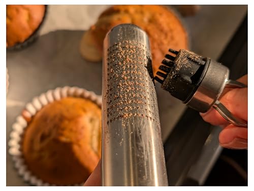 Nutmeg Grater with Silicone Brush & Storage