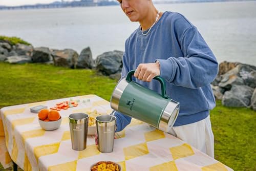 Stay Chill Pitcher 64 oz