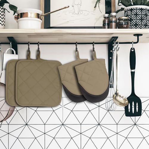 Oven Mitts and Pot Holders Set (4 Count)