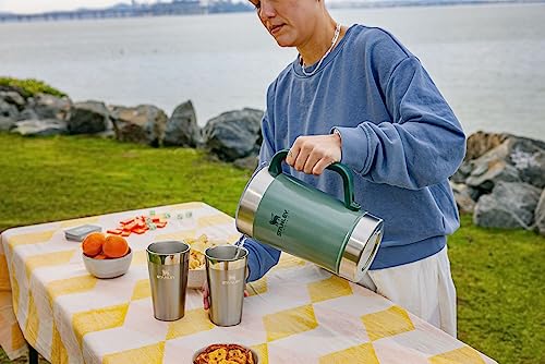 Stay Chill Pitcher 64 oz