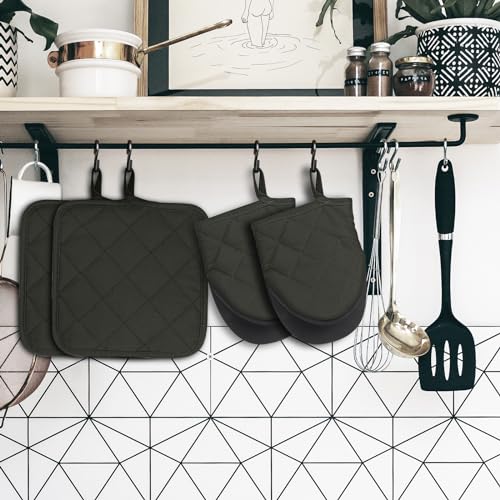 Oven Mitts and Pot Holders Set (5.99 Count)