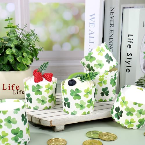 100Pcs St. Patrick's Day Paper Baking Cups Cupcake Wrappers Watercolor Green Shamrock Clover Scalloped Edge Cupcake Muffin Cases for Irish Dessert Decoration
