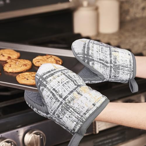 Mini Silicone Oven Mitts 2