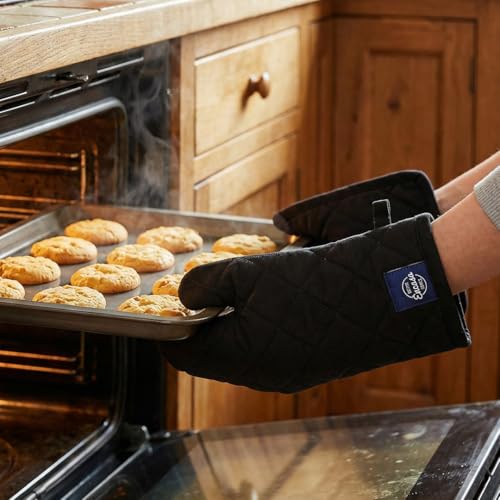 Oven Mitts and Pot Holders Set (2 Count)