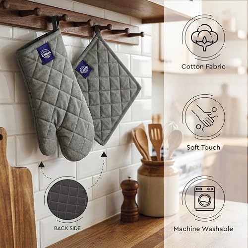 Oven Mitts and Pot Holders Set (2 Count)