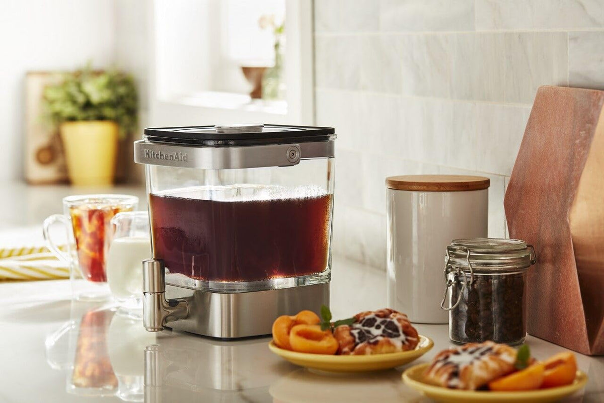 Reusable stainless steel steeper with fill level marks