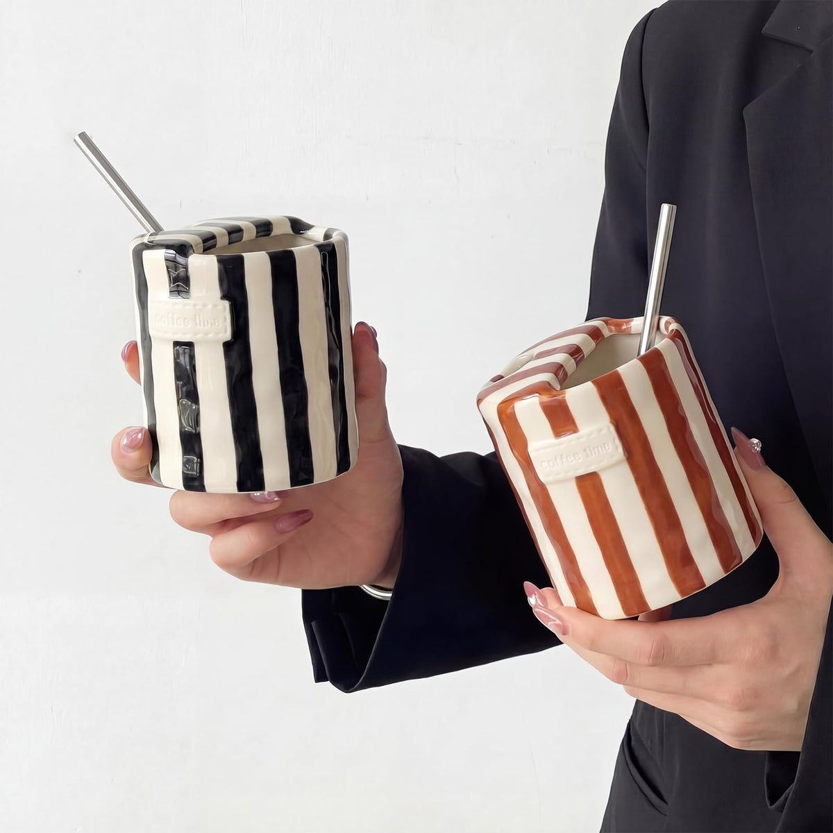 Ceramic mug with non slip grip design