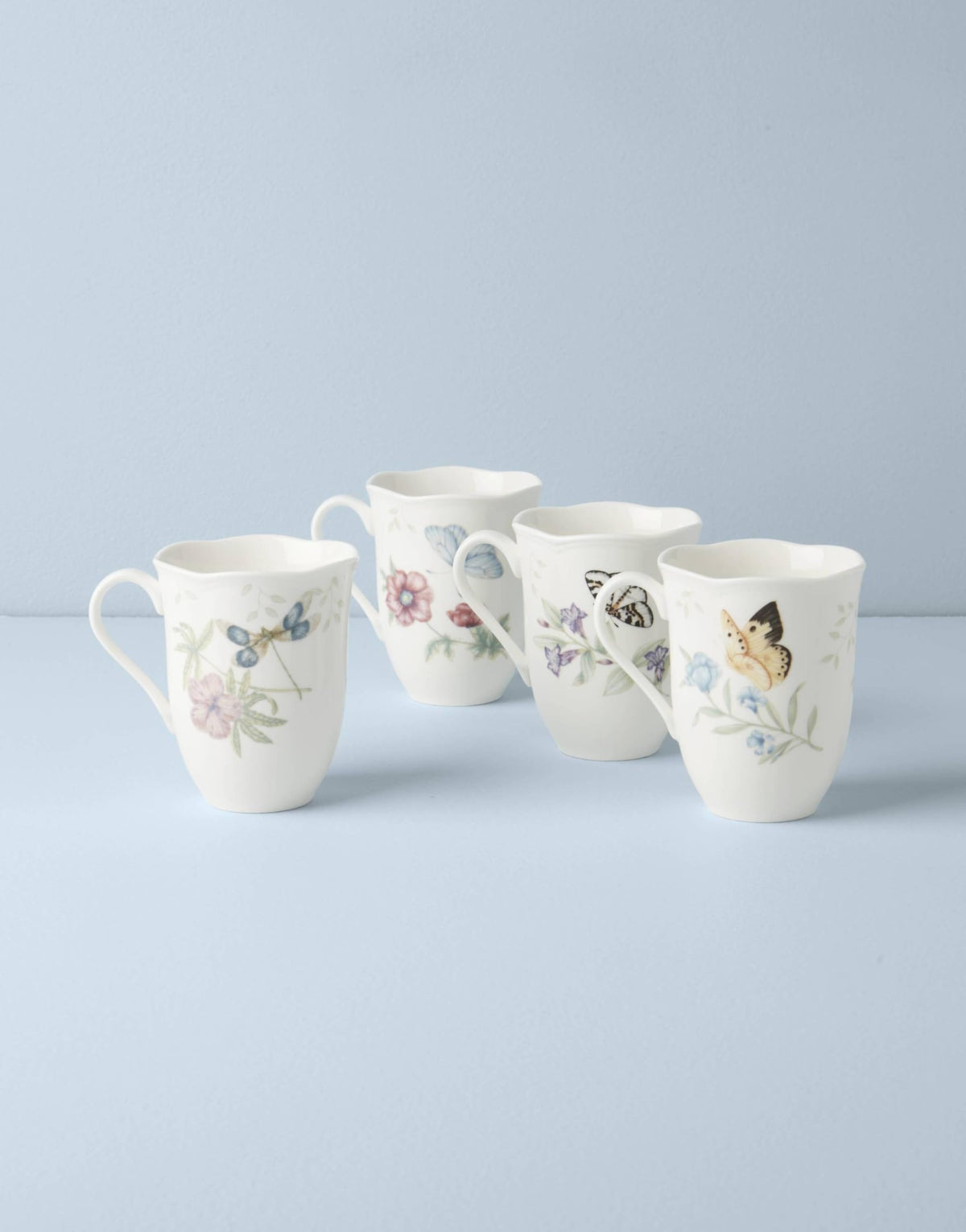 Four-piece porcelain mug set for coffee or tea