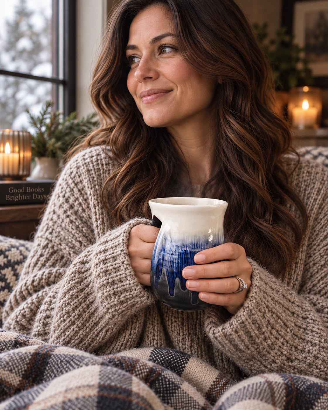Left-handed ceramic mug with hand pocket, front view