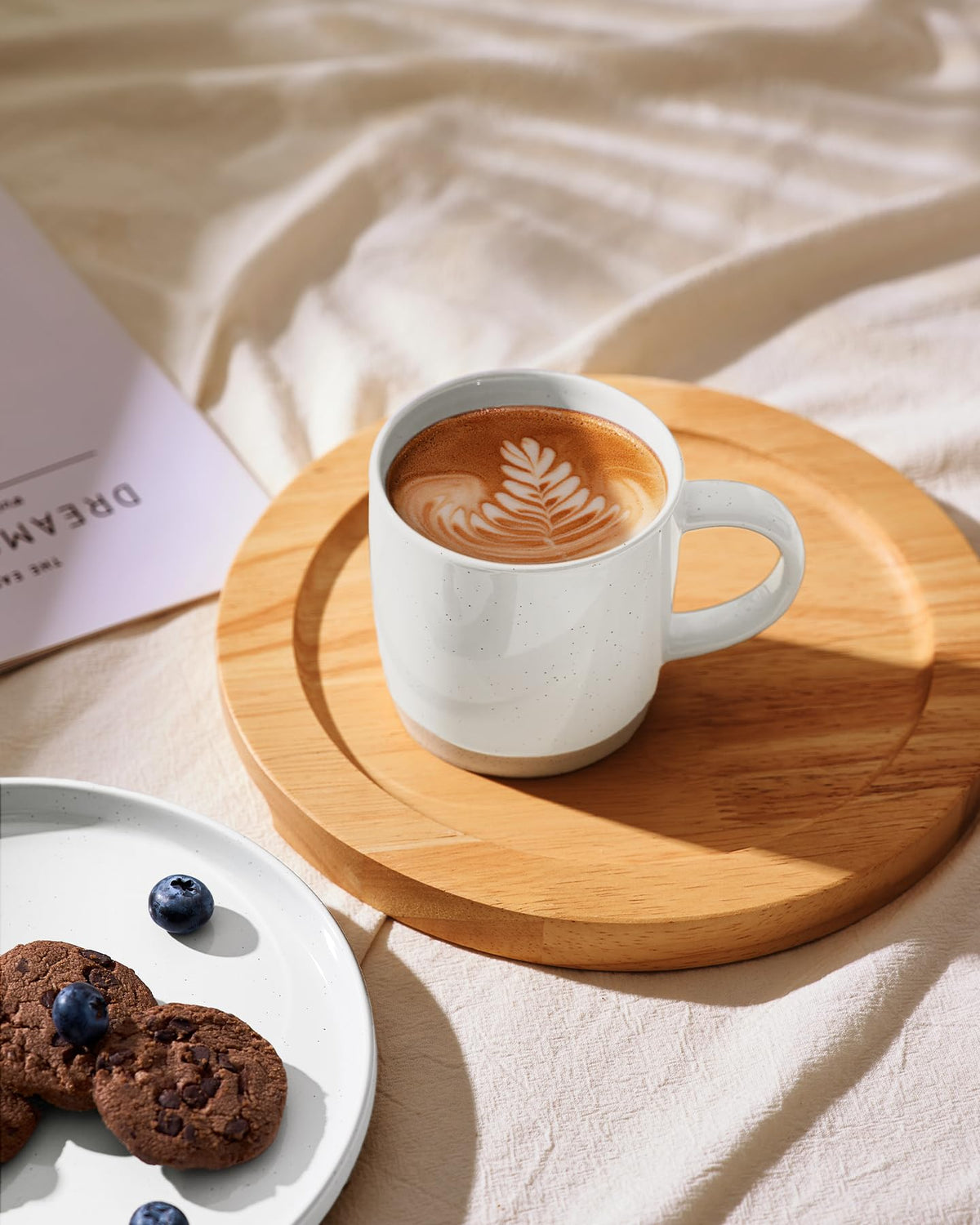 Stoneware mug set in white and cinnamon brown