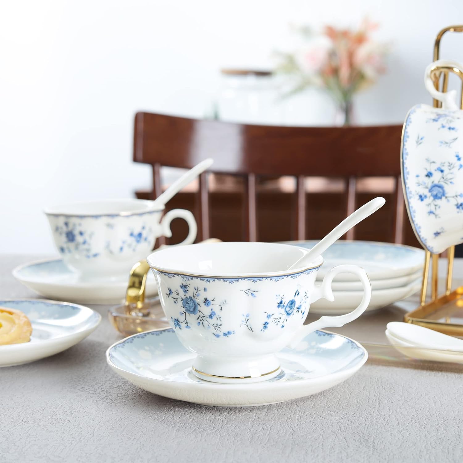 fanquare 15 Piece Blue Rose Porcelain Tea Set, British Floral Teapot with Tea Cups, Women Tea Party Set for 6