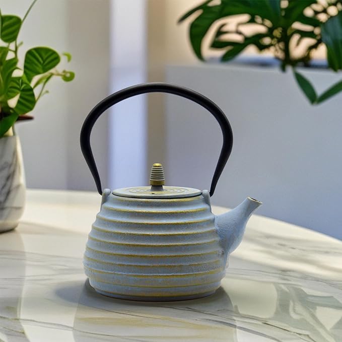 33.8oz Japanese Cast Iron Teapot for Stovetop, Small Tea Kettle with Stainless Steel Infuser for Loose Tea, Tea Pot Coated with Enameled Interior (1000ml)