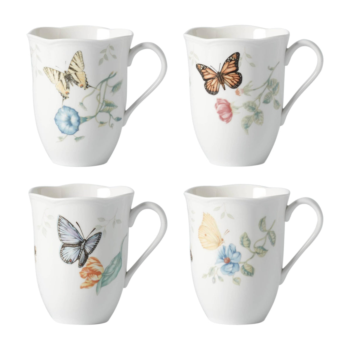 Set of 4 porcelain mugs with floral pattern