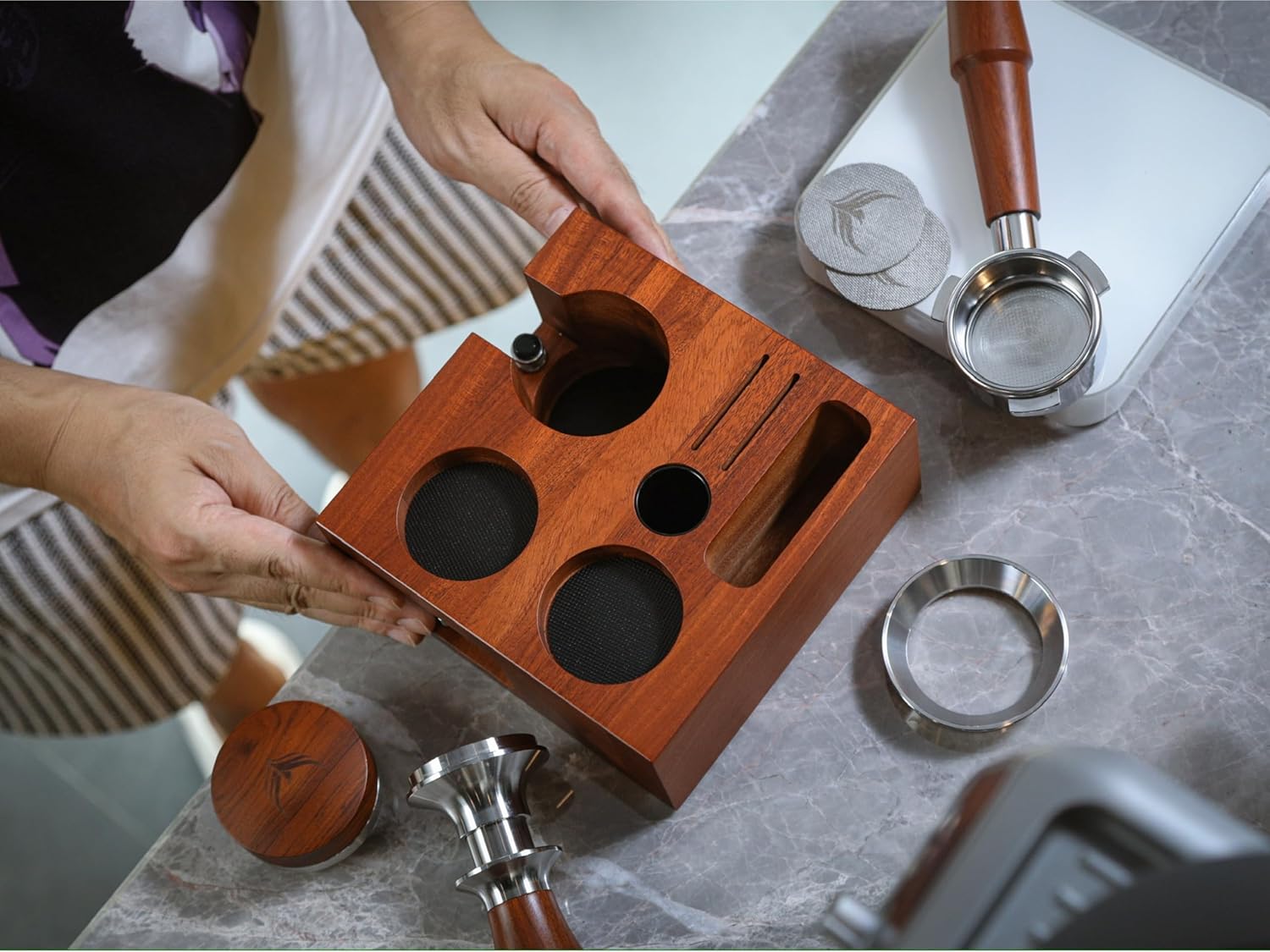 58mm Espresso Knock Box Set – Rosewood Tamping Station Organizer & Coffee Grounds Bin | Professional Espresso Accessories for 58mm Portafilter Machines