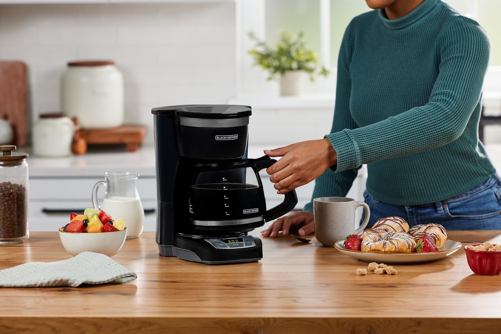 12 Cup Drip Coffee Maker with Vortex Brewing