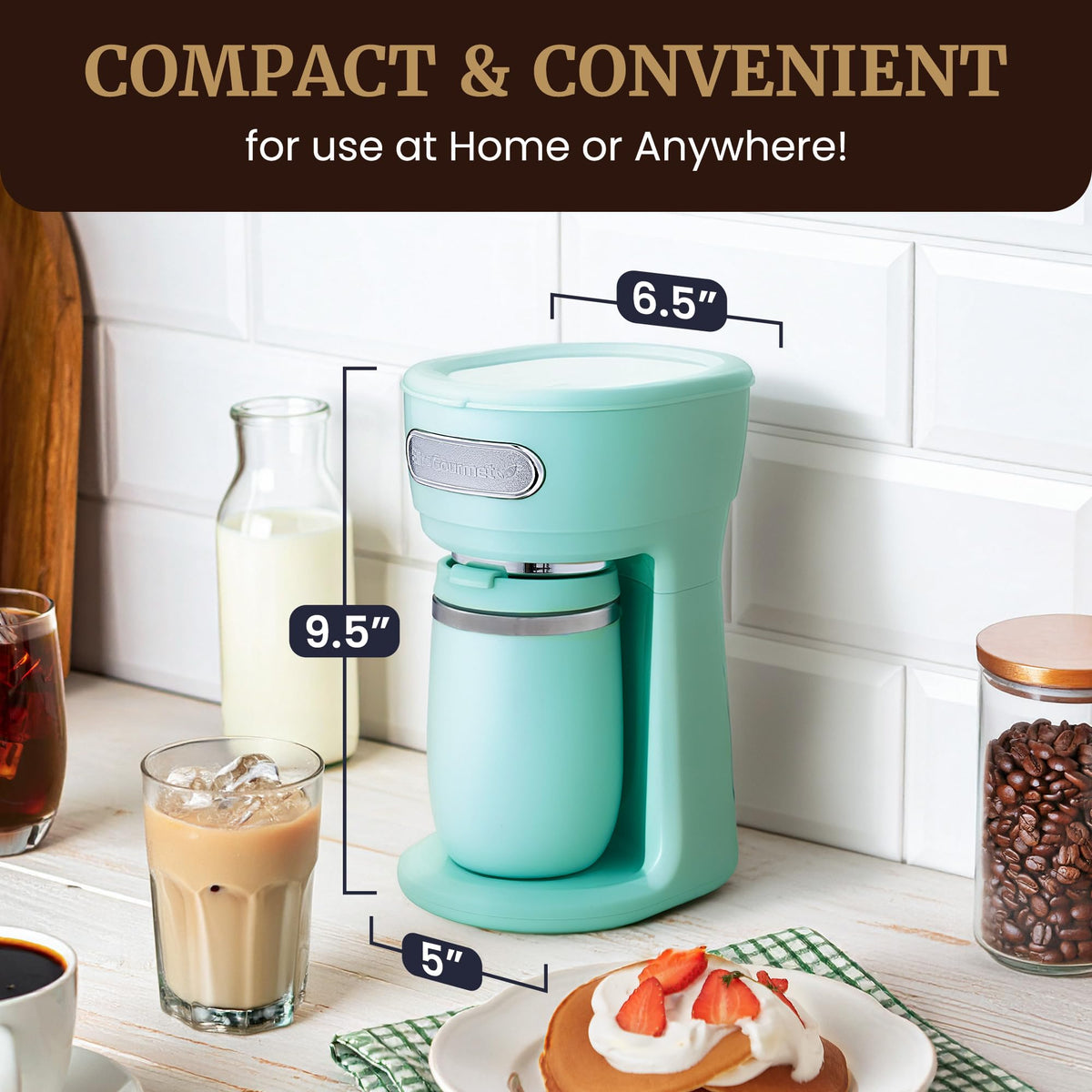 Single-serve coffee maker base with indicator light