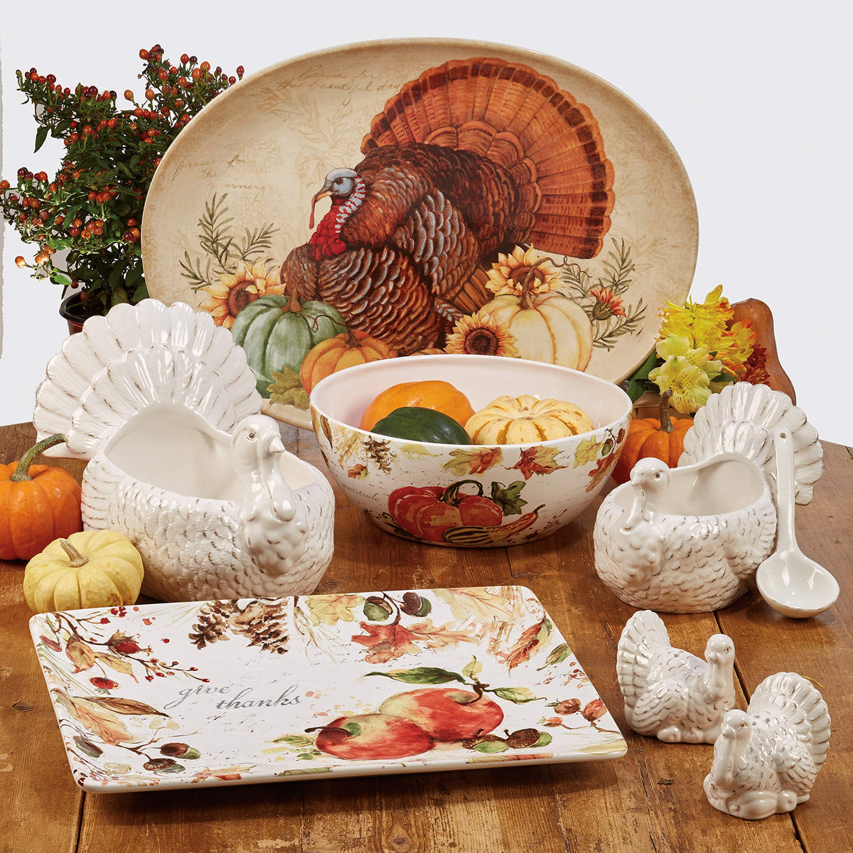Four-piece seasonal mug set for fall and holiday tables