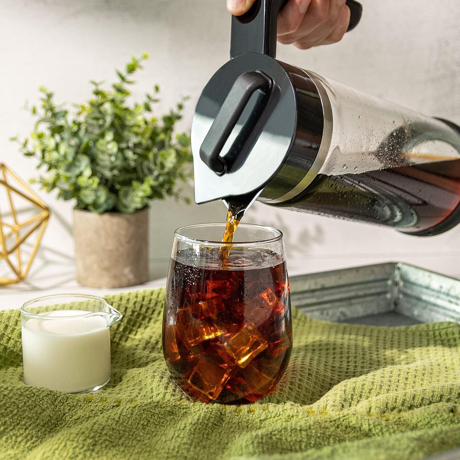 VINCI Express Cold Brew, Electric Cold Brew Coffee Maker in 5 minutes, 4 Brew Strength Settings & Cleaning Cycle, Easy to Use & Clean, Glass Carafe, Cold Brewer for Iced Coffee, 1.1 L Pitcher (37 oz) - Blissbrew