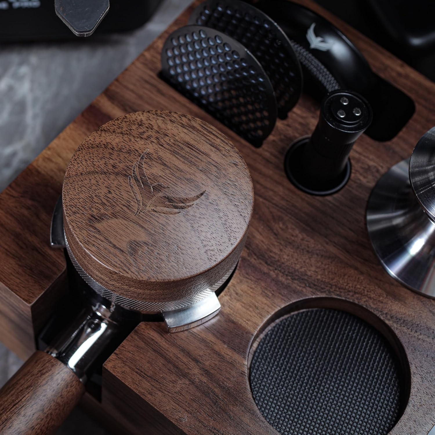 58mm Espresso Distribution Tool Walnut Coffee Distributor Adjustable Depth Stainless Steel Espresso Leveler Premium Espresso Machine Accessories For Coffee Bar